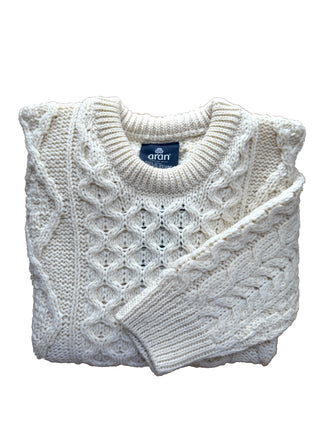 Der Wollpullover ist zusammengelegt.
