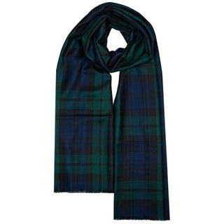 Der feine Merino Schal in dem Tartan Blackwatch Modern.