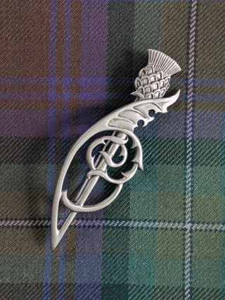 Schottische Kiltnadel Distel mit Blatt matt